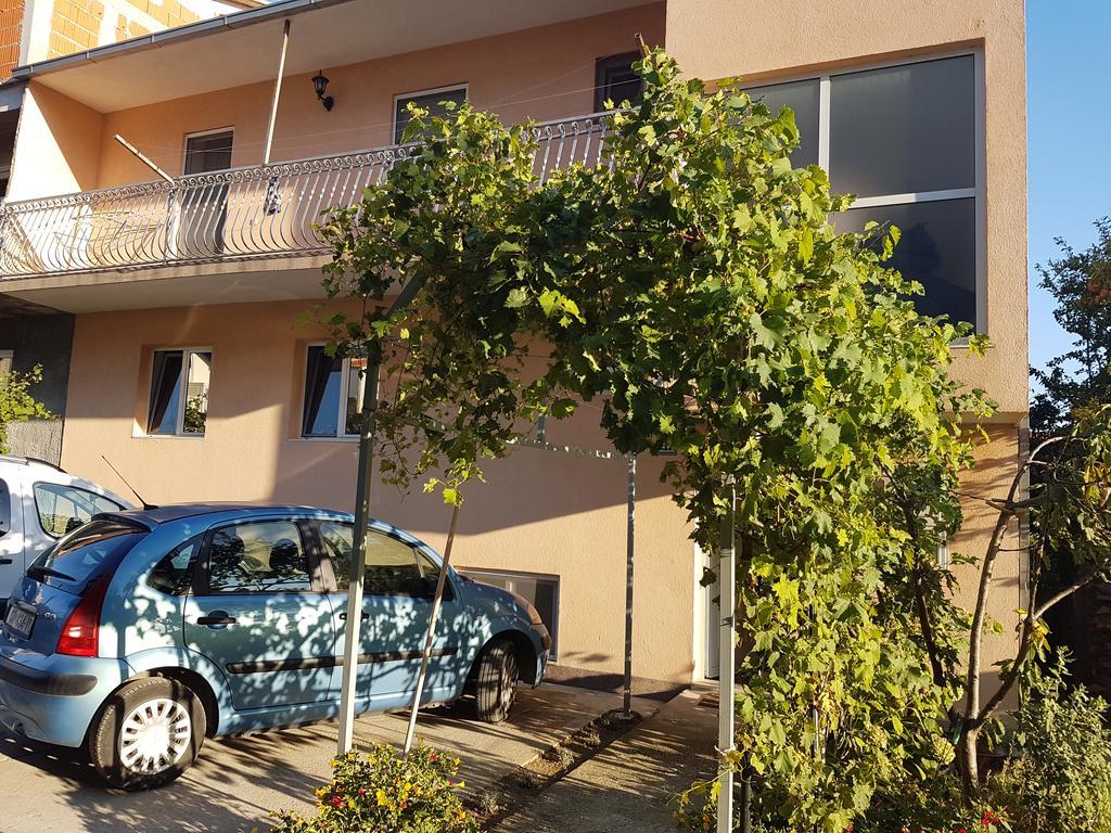 Apartment Roma Kaštela Екстериор снимка